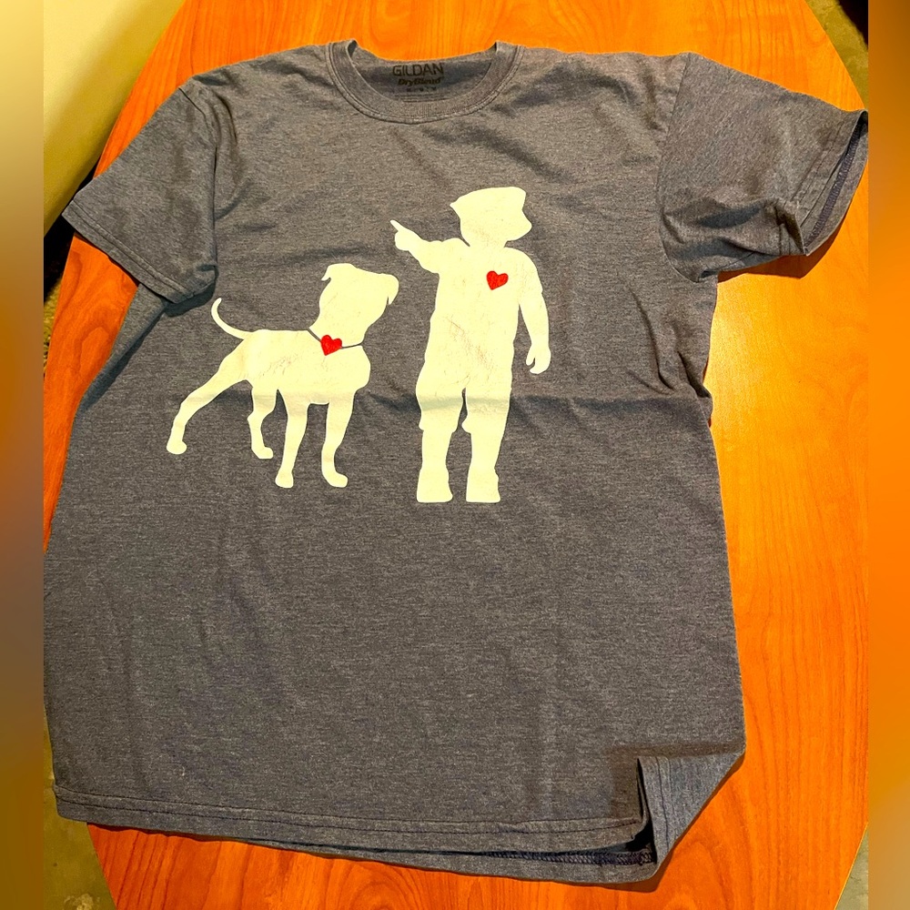 Gildan Blue Short Sleeve Tee with Silhouette Design